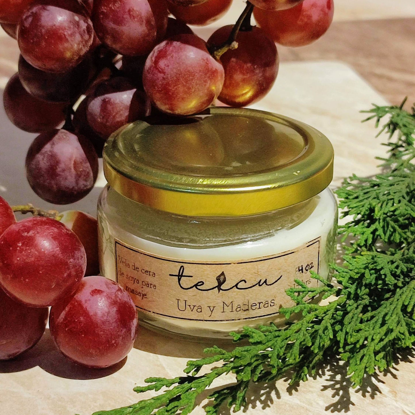 TeicuVela Ardiente Uva Maderas 4 oz.